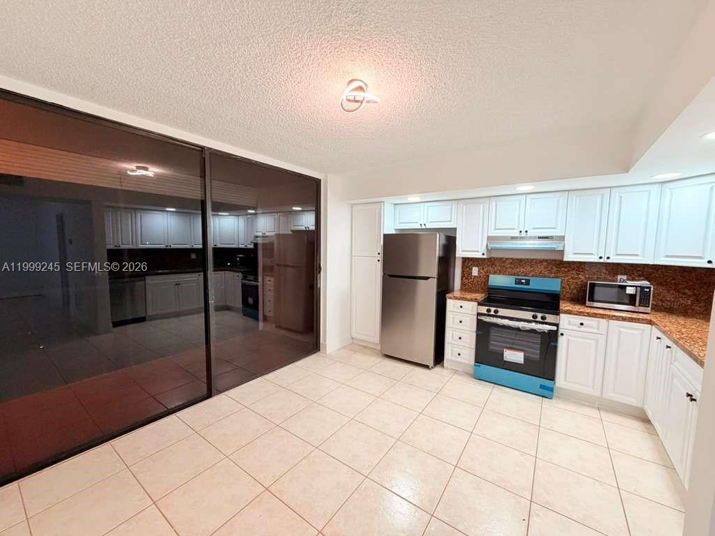 HORIZONS WEST CONDO #2 - Residential Lease