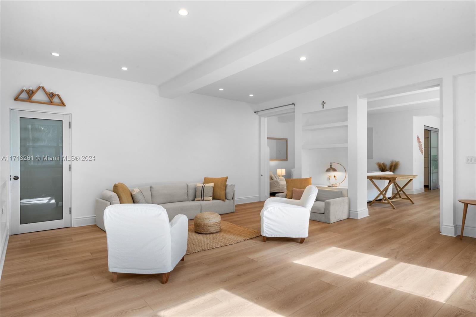 ISLAND HOUSE APT INC - CO - Residential