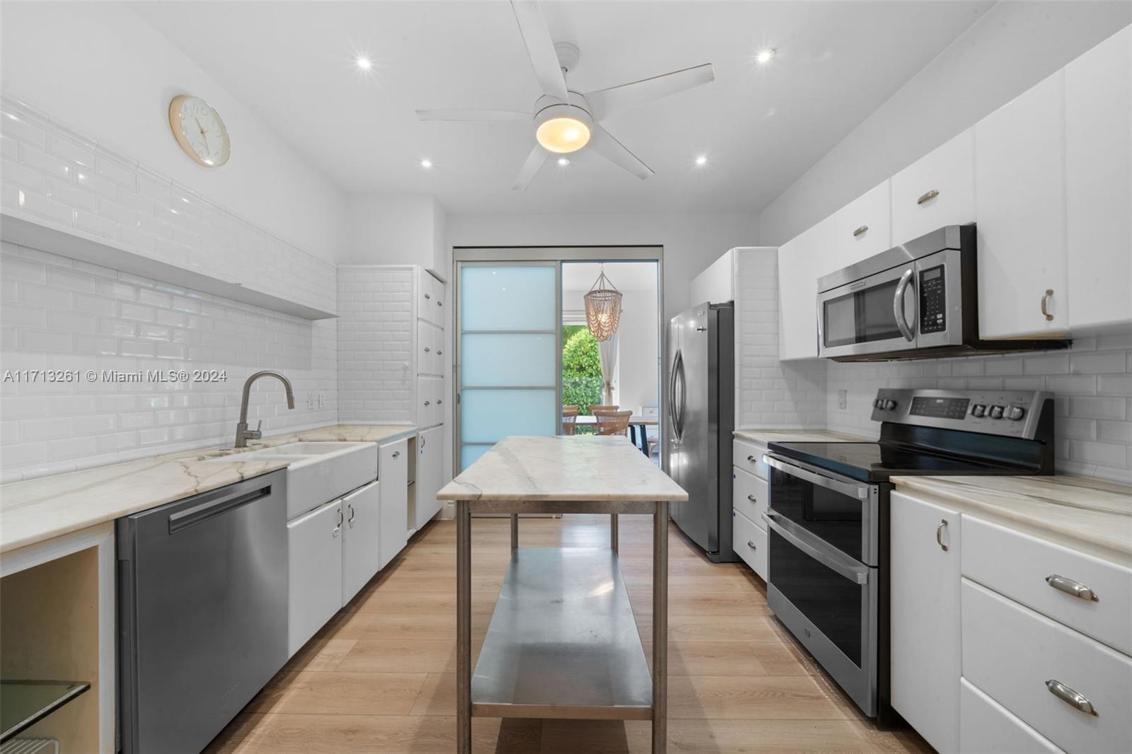 ISLAND HOUSE APT INC - CO - Residential