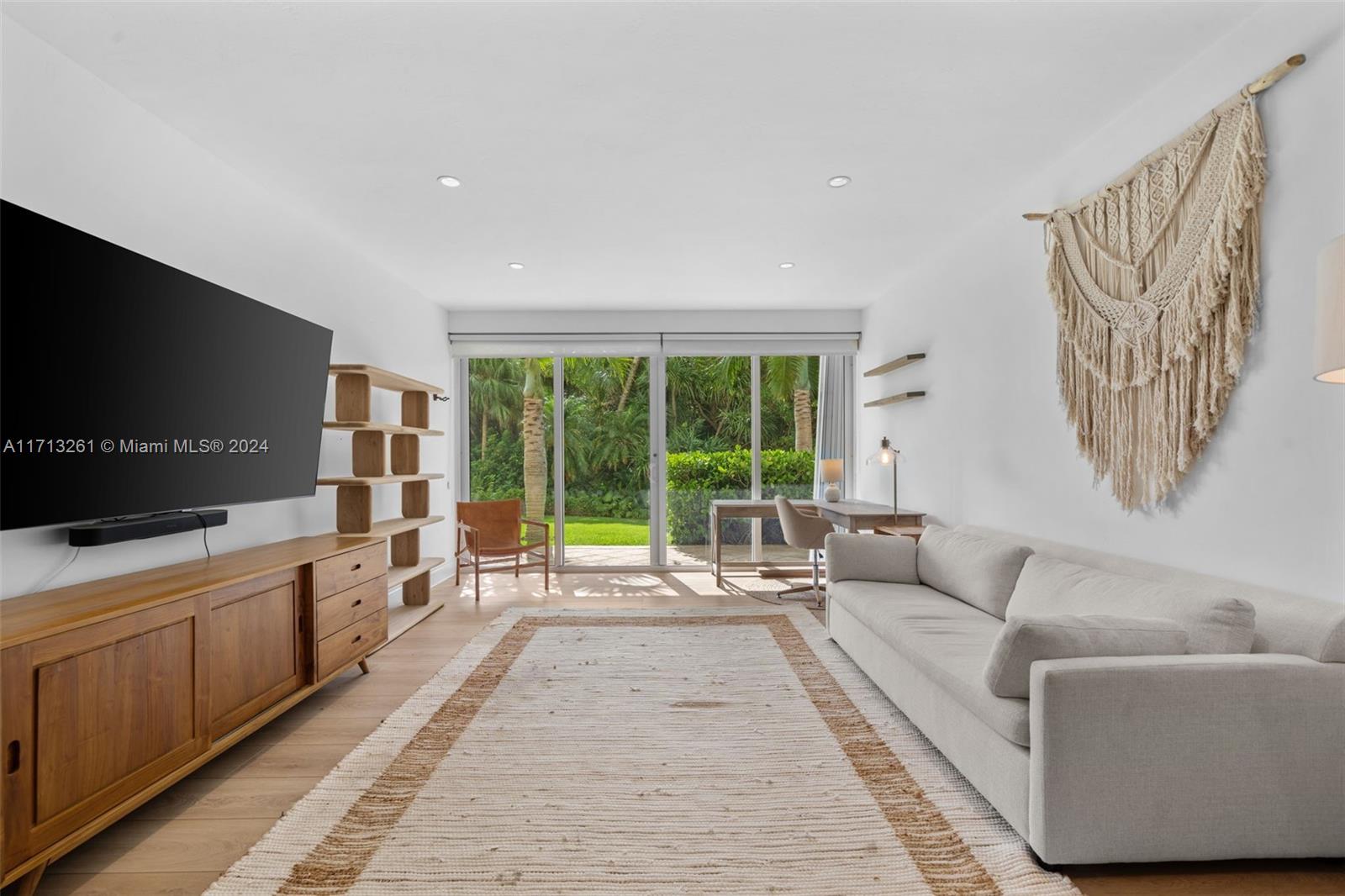ISLAND HOUSE APT INC - CO - Residential