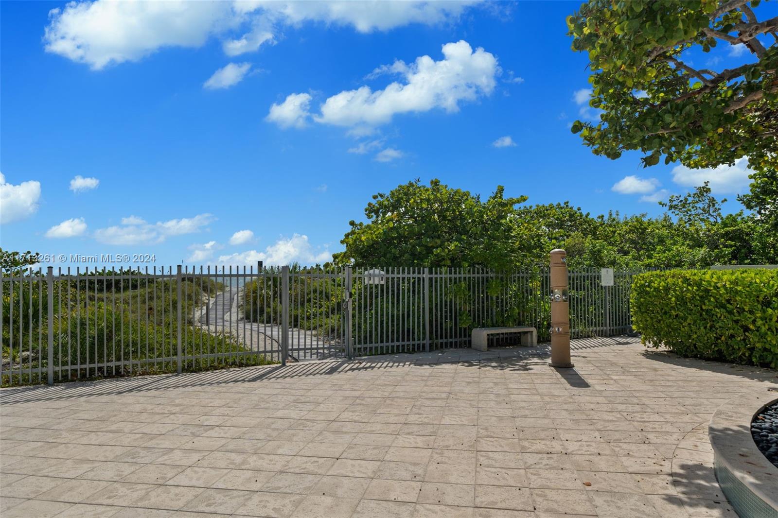 ISLAND HOUSE APT INC - CO - Residential