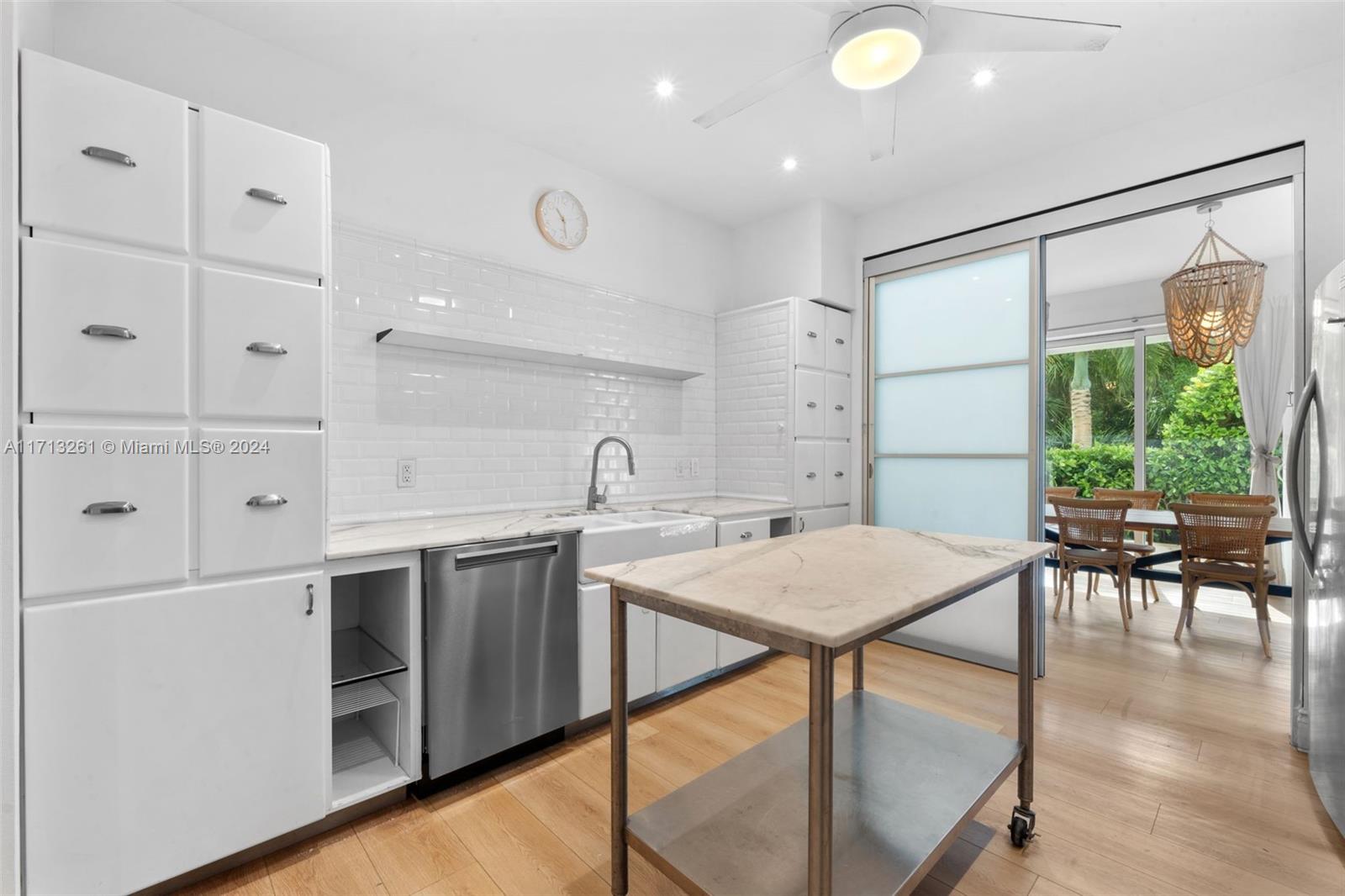 ISLAND HOUSE APT INC - CO - Residential