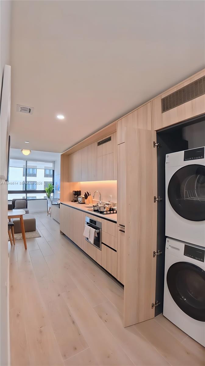 225 N Miami Ave 1812