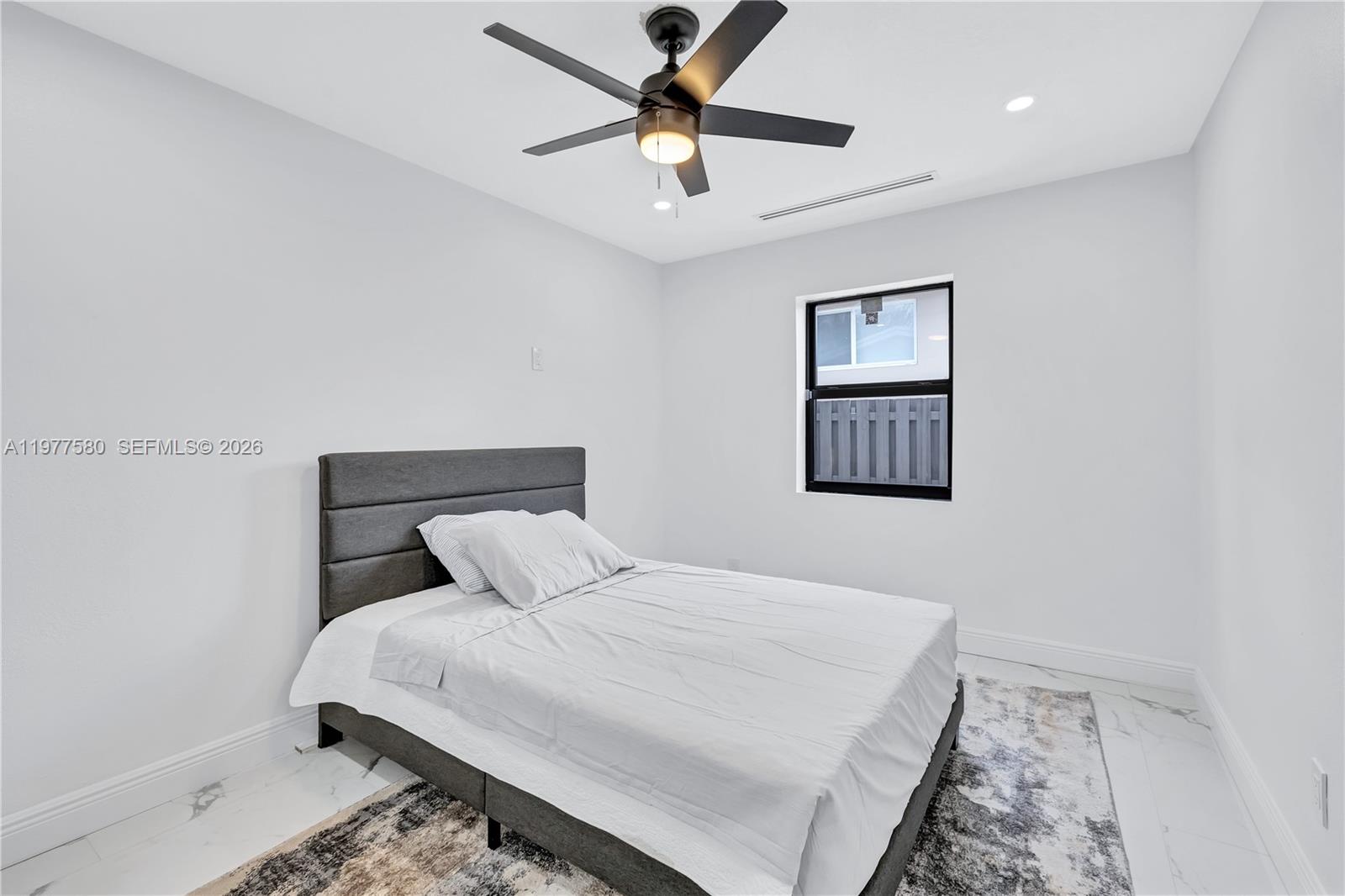 GILL ISLES - Residential Lease