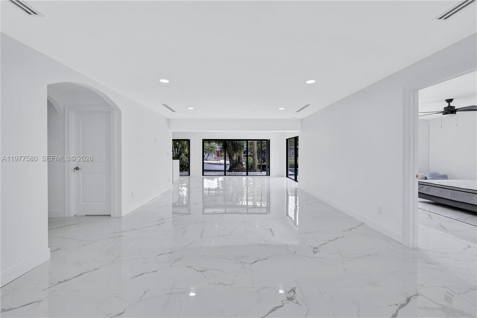 GILL ISLES - Residential Lease