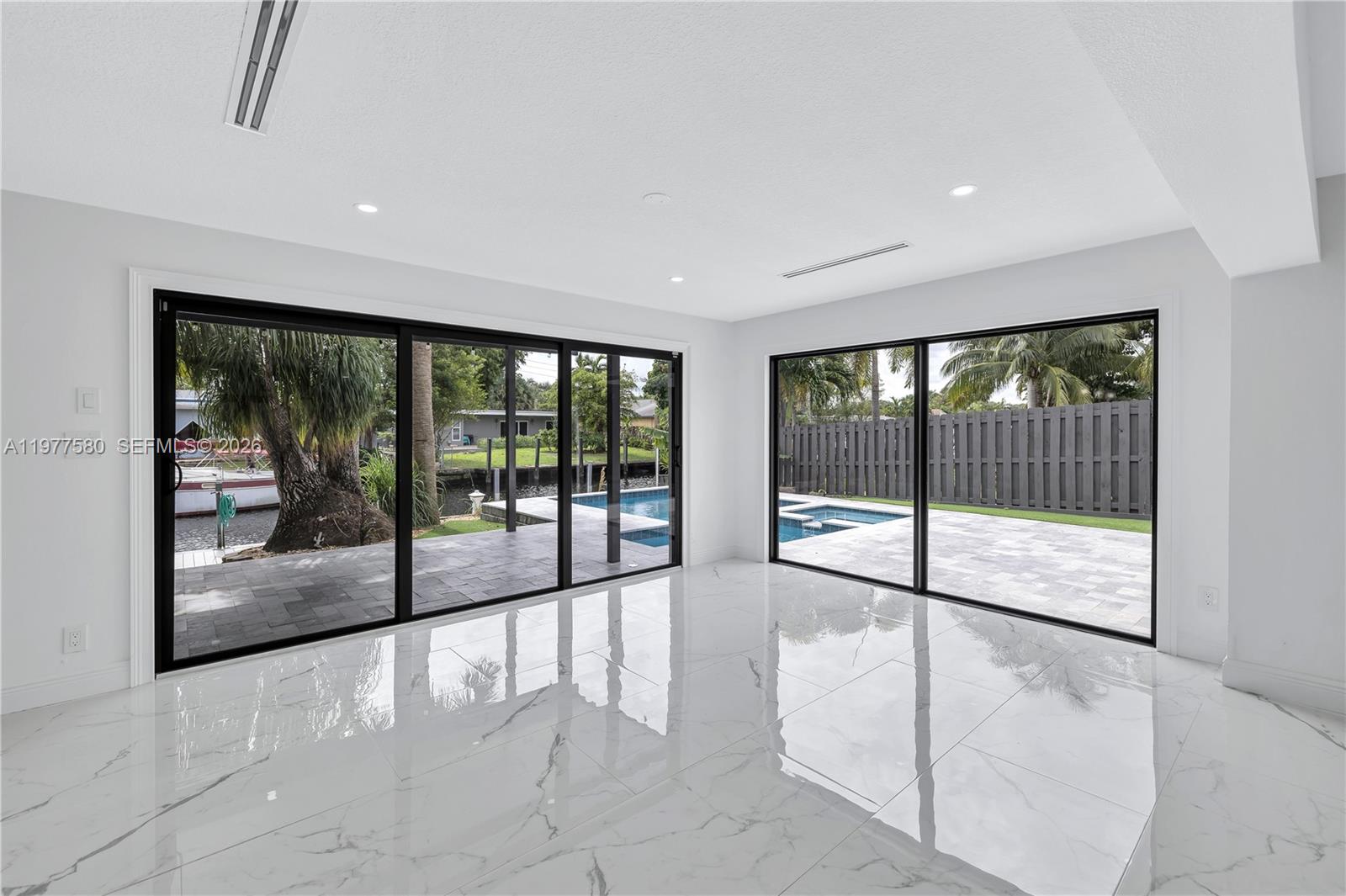 GILL ISLES - Residential Lease