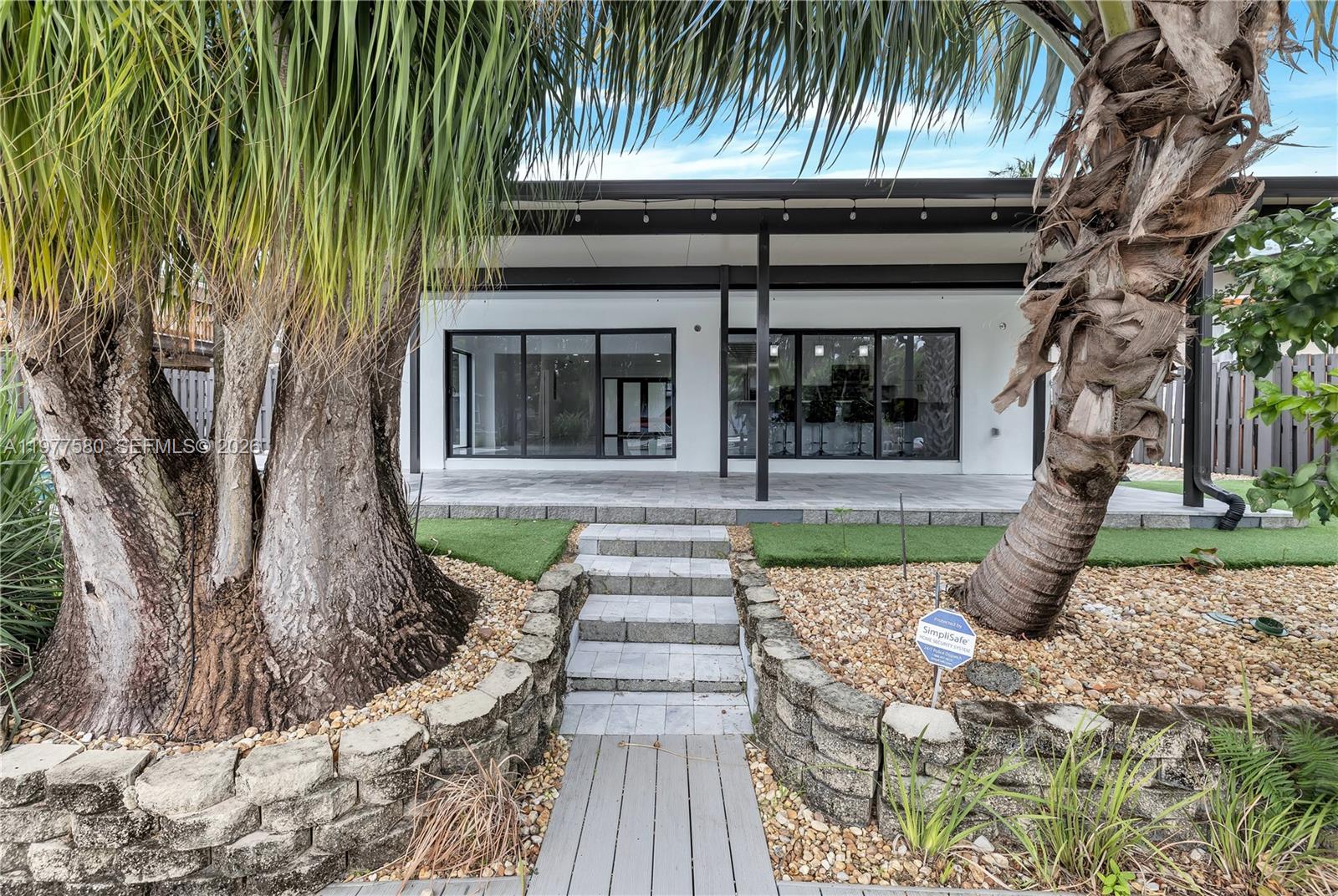 GILL ISLES - Residential Lease