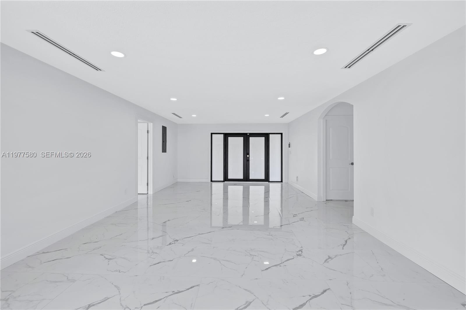 GILL ISLES - Residential Lease