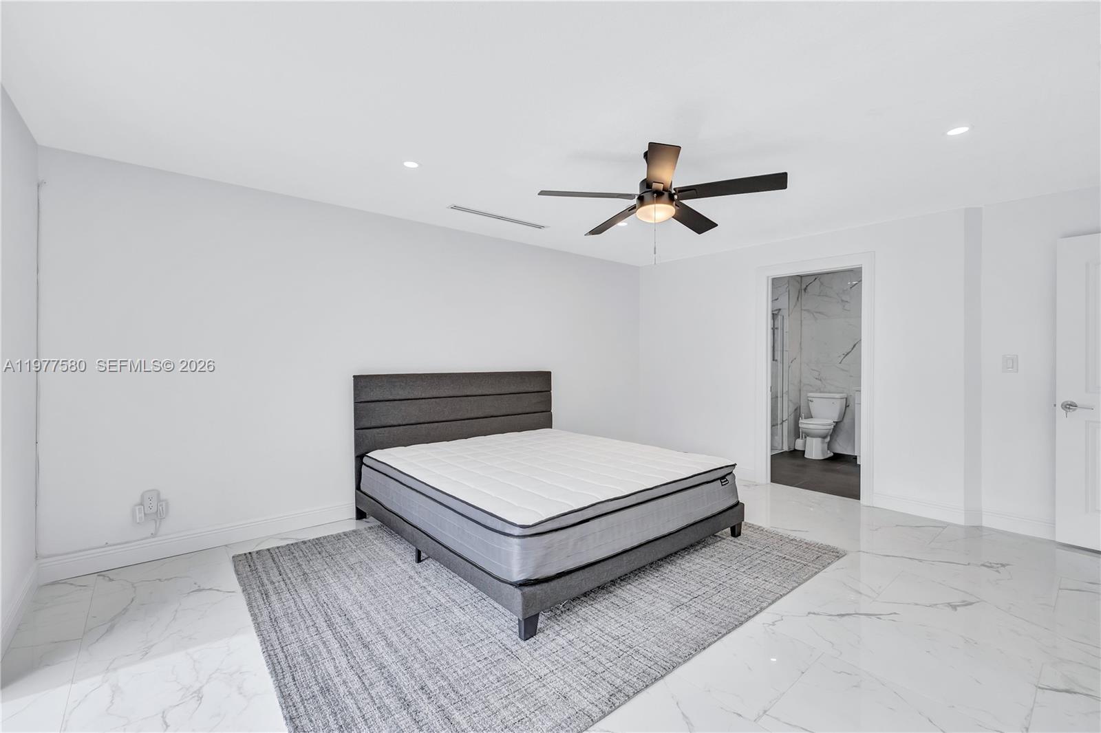 GILL ISLES - Residential Lease