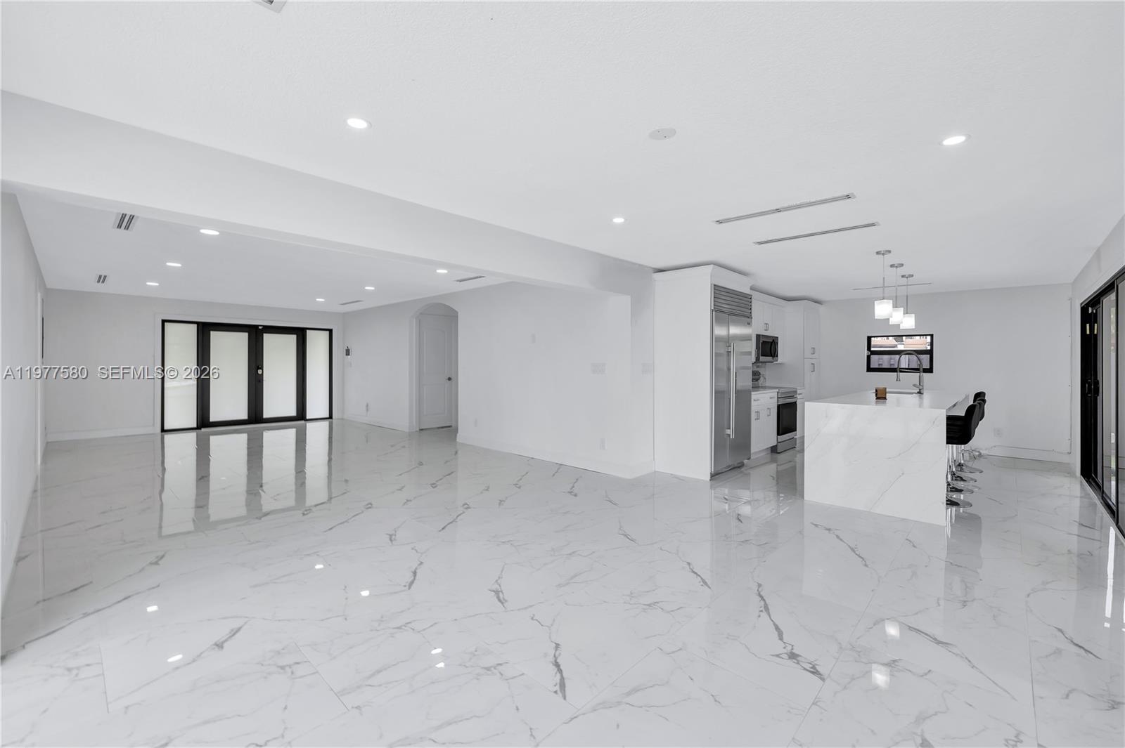 GILL ISLES - Residential Lease