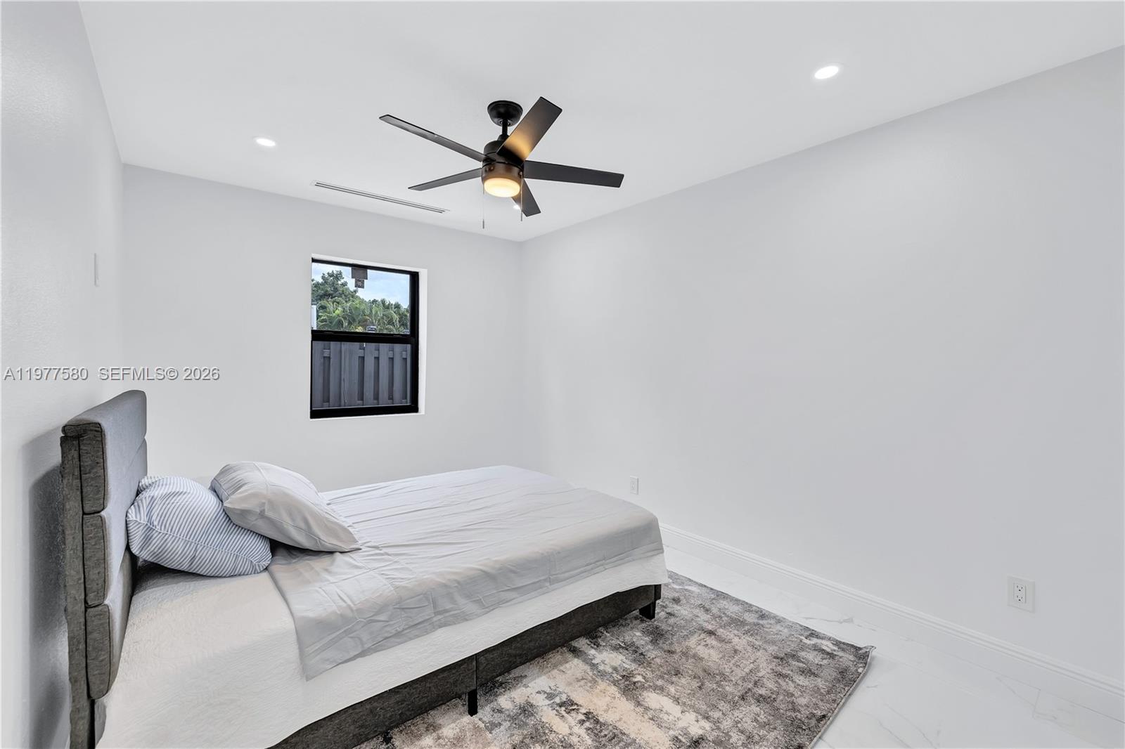 GILL ISLES - Residential Lease