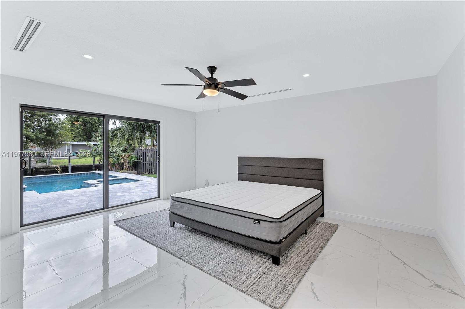GILL ISLES - Residential Lease