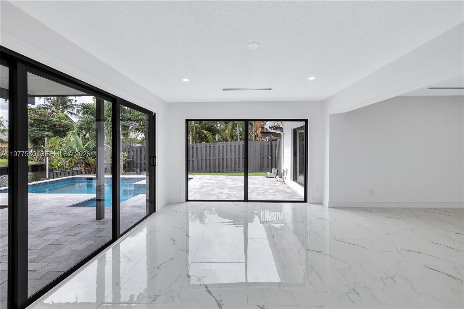 GILL ISLES - Residential Lease