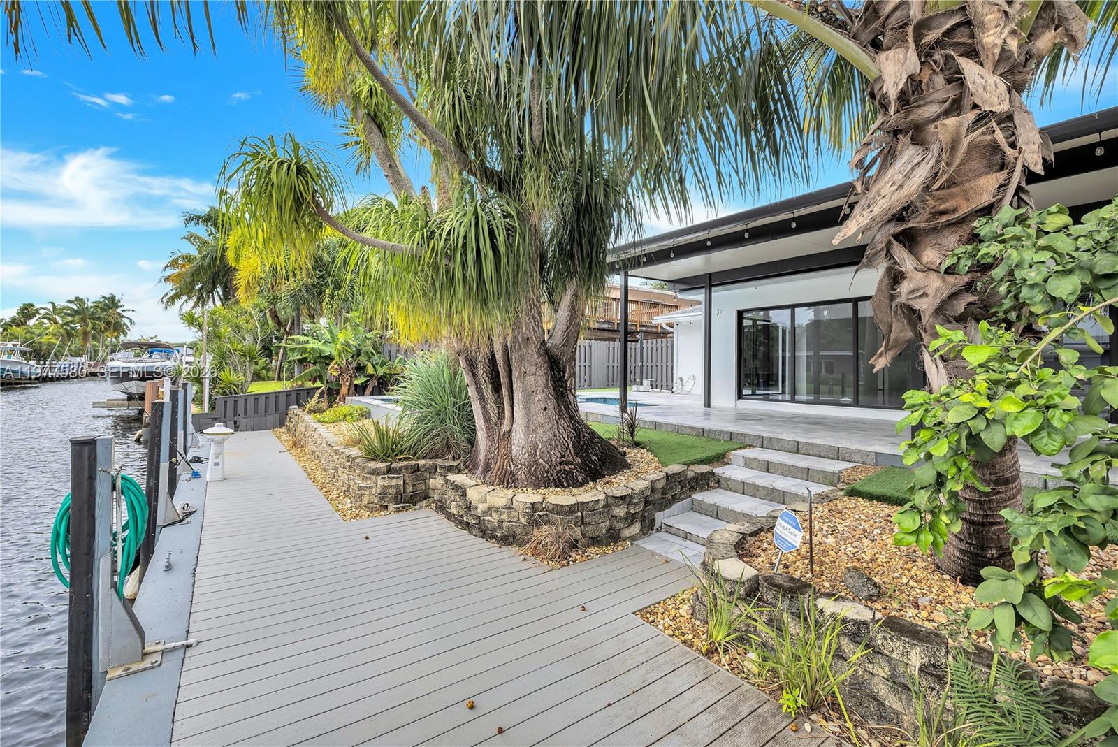 GILL ISLES - Residential Lease