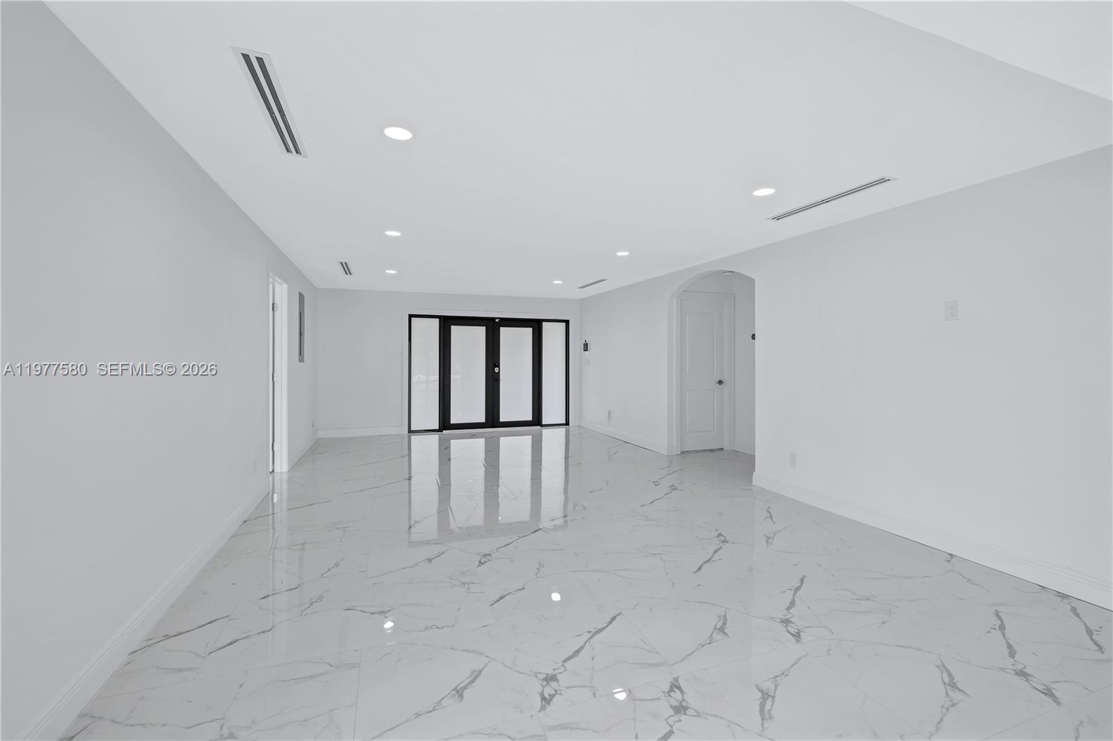 GILL ISLES - Residential Lease