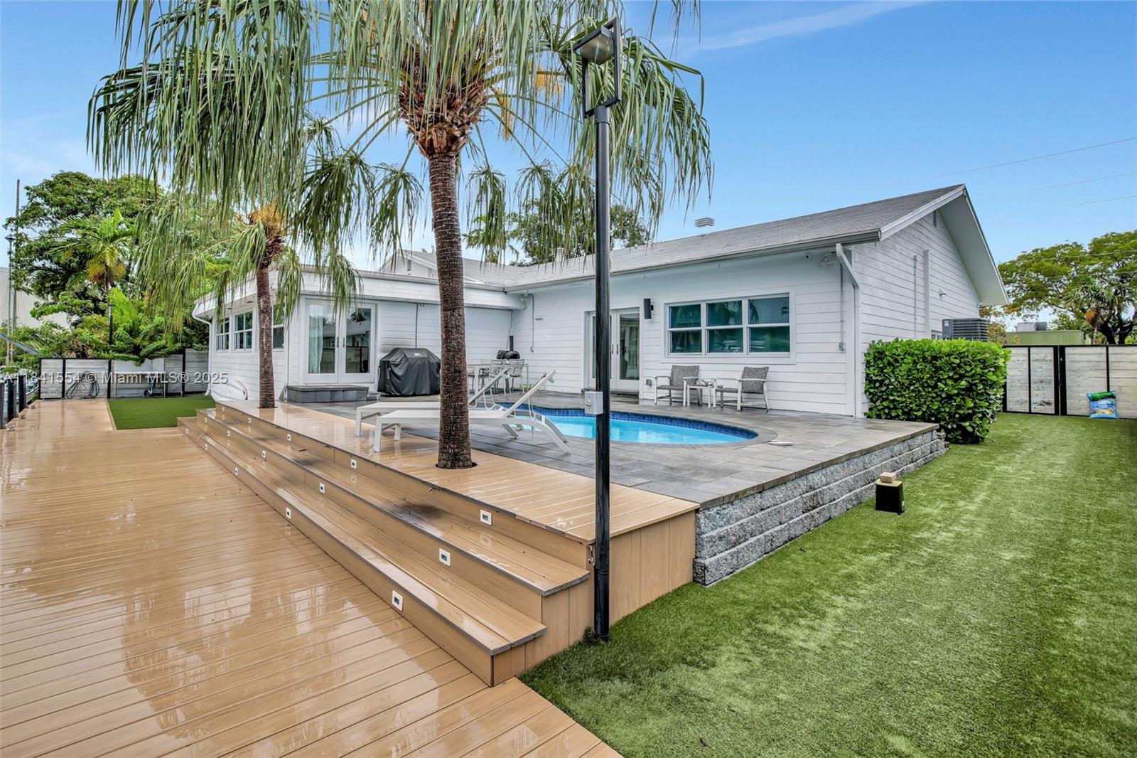 ROYAL PALM VISTA 1ST ADD - Residential