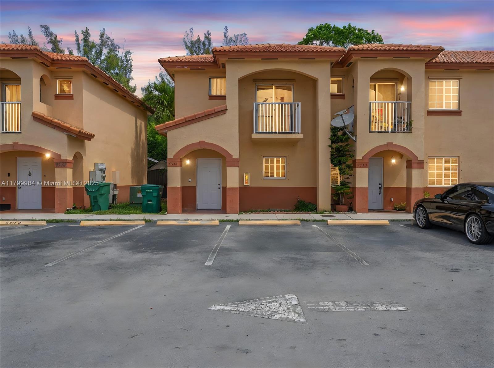 9537 Nw 114th Ln 5, Hialeah Gardens, Miami-Dade County, Florida - 2 Bedrooms  
2 Bathrooms - 