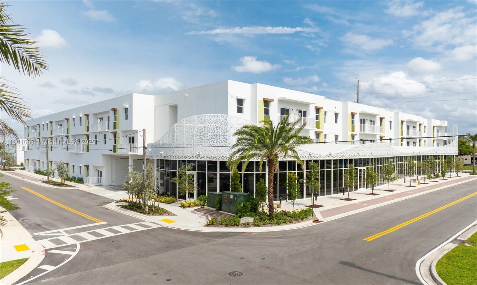 504 NW 1st Ave #6, Hallandale Beach, FL, 33009/$340,000 1 504 NW 1st Ave #6