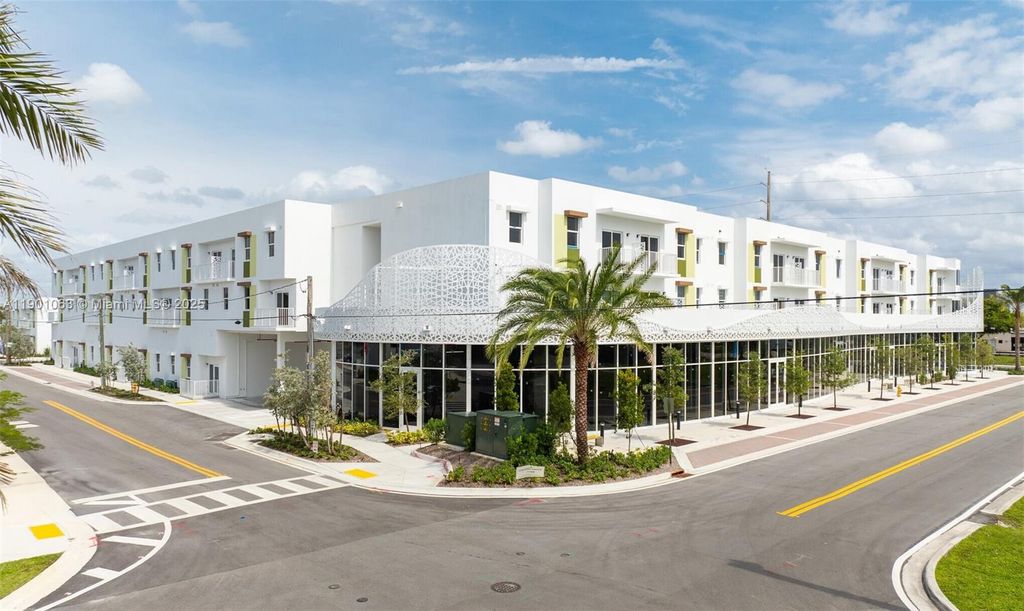 Photo of 504 NW 1st Ave #6, Hallandale Beach, FL 33009 (MLS # A11901063)