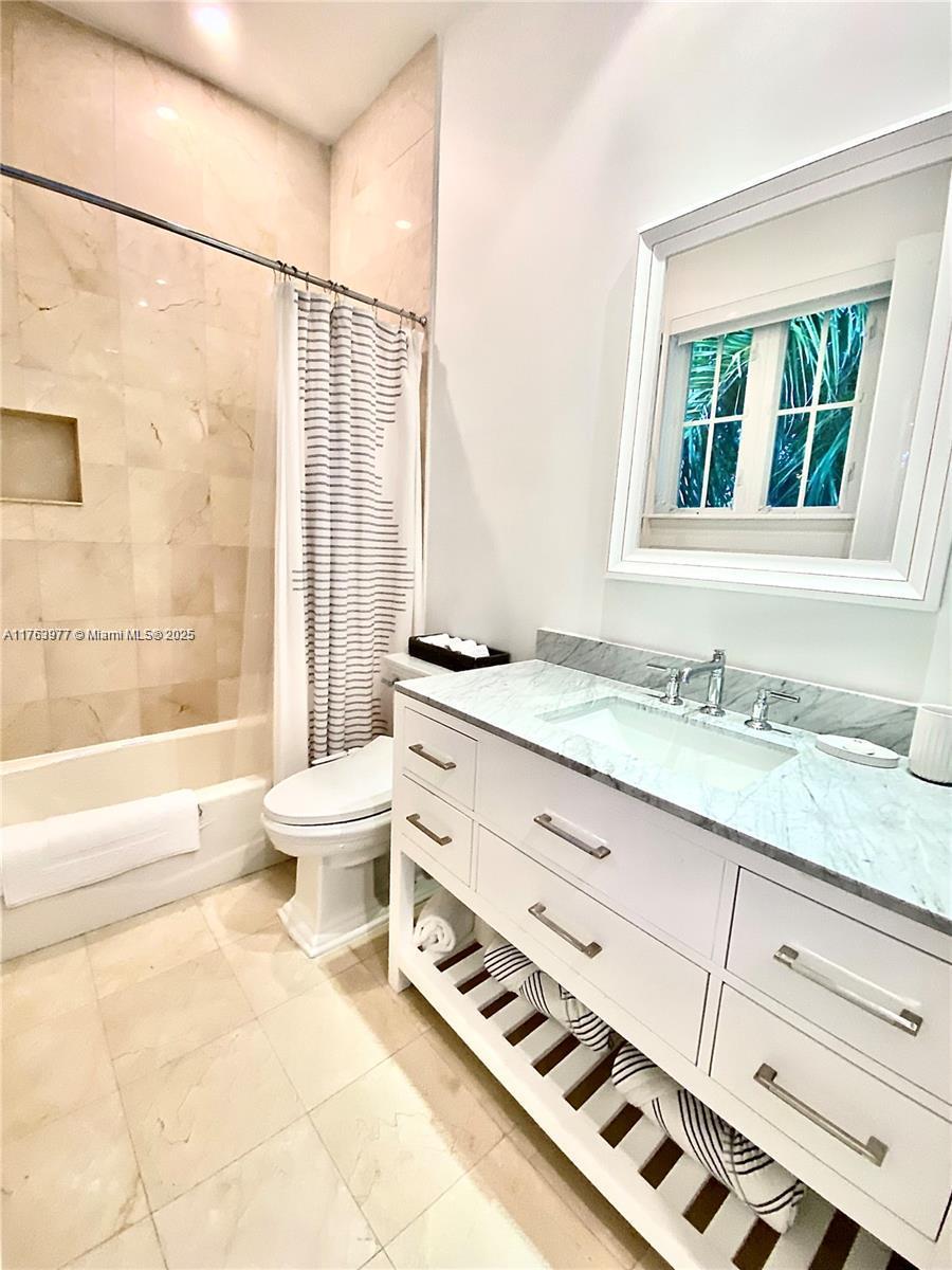 TROPICAL ISLE HOMES SUB 4 - Residential Lease