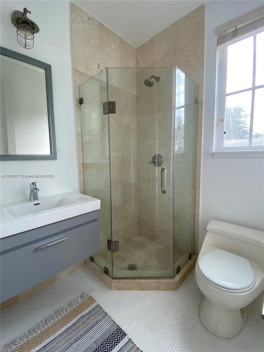 TROPICAL ISLE HOMES SUB 4 - Residential Lease