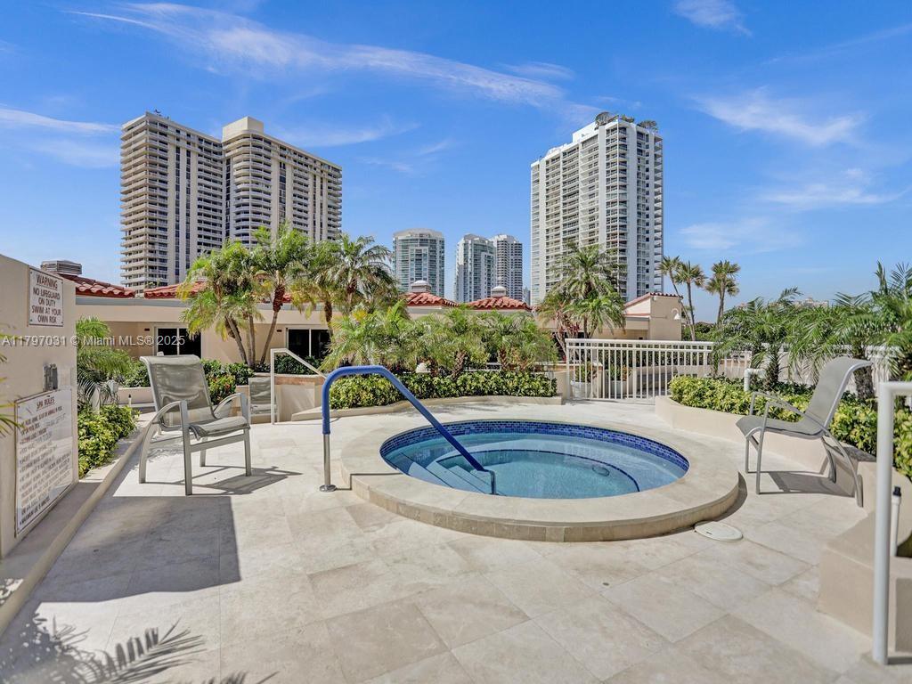 TURNBERRY ISLE SOUTH COND - Residential