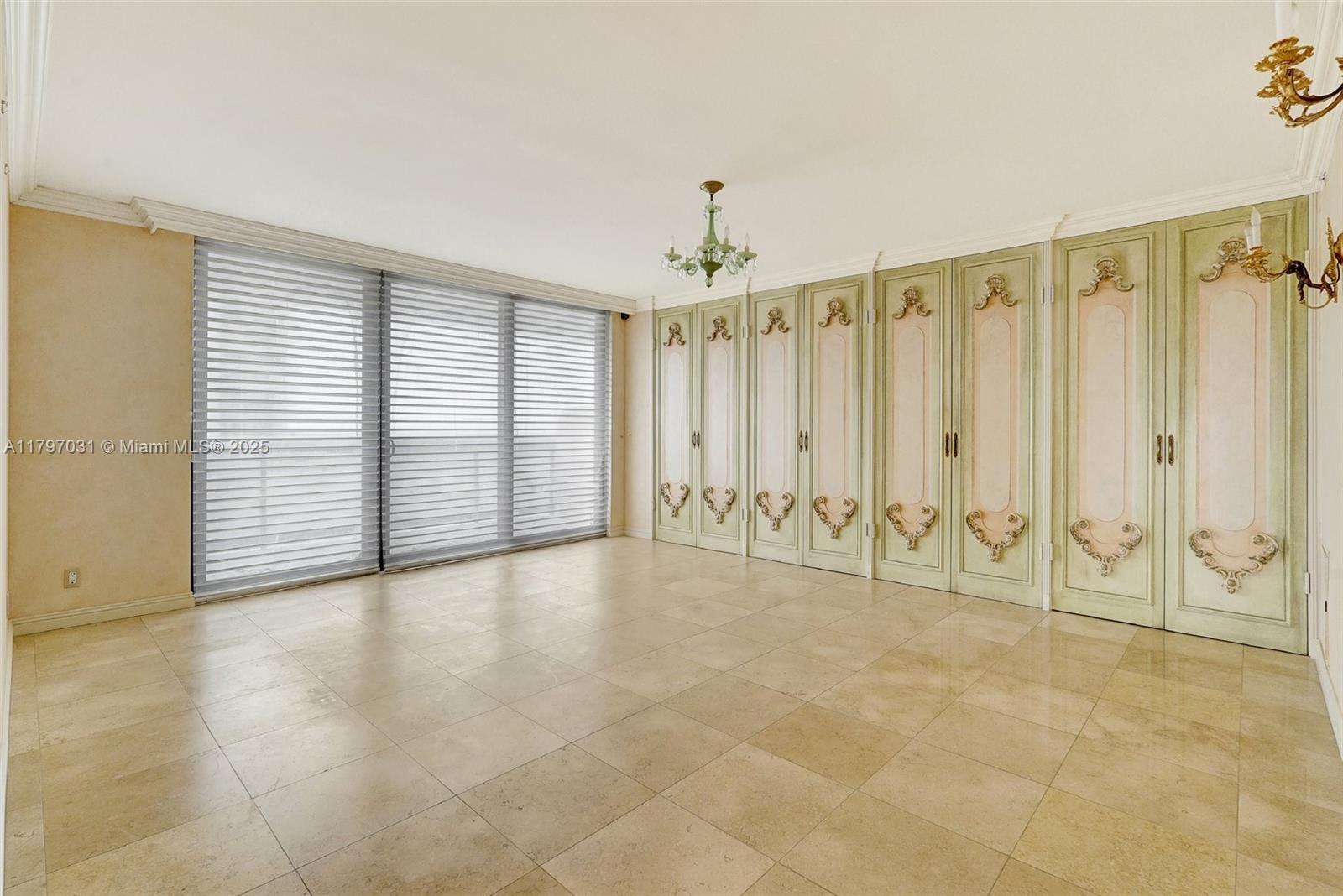 TURNBERRY ISLE SOUTH COND - Residential