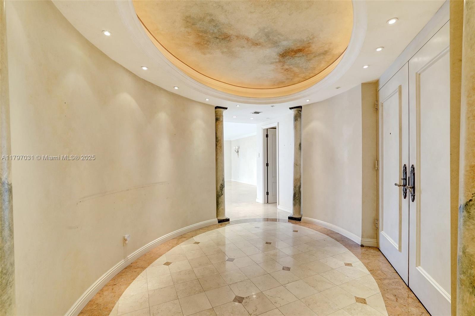 TURNBERRY ISLE SOUTH COND - Residential