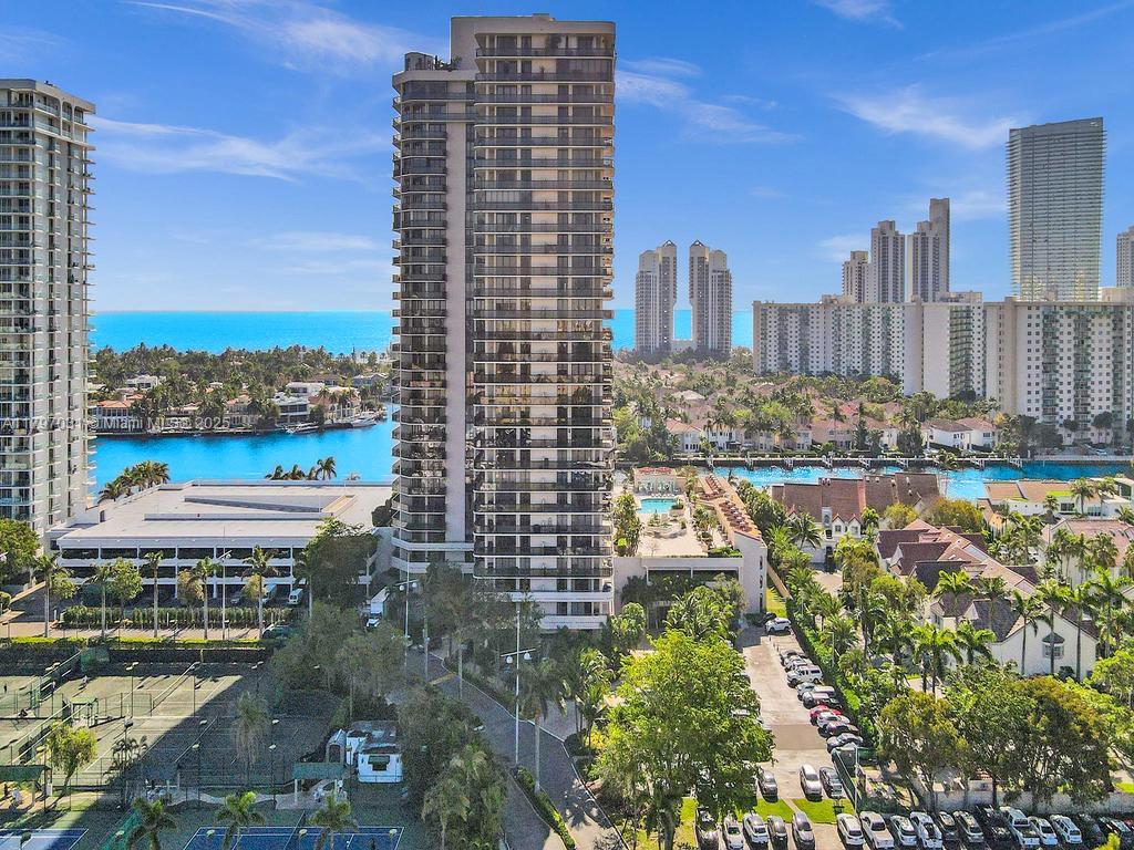 TURNBERRY ISLE SOUTH COND - Residential