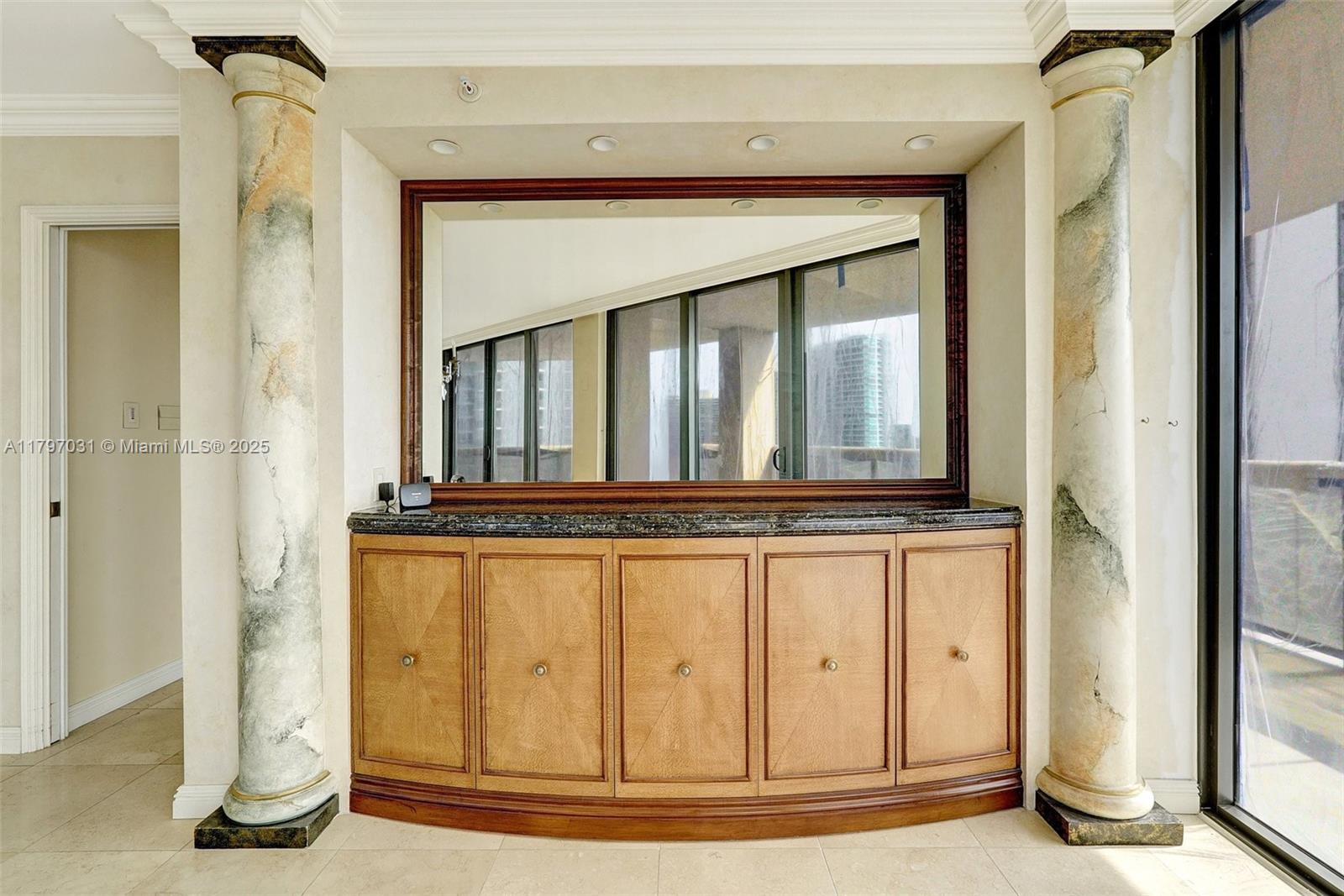 TURNBERRY ISLE SOUTH COND - Residential