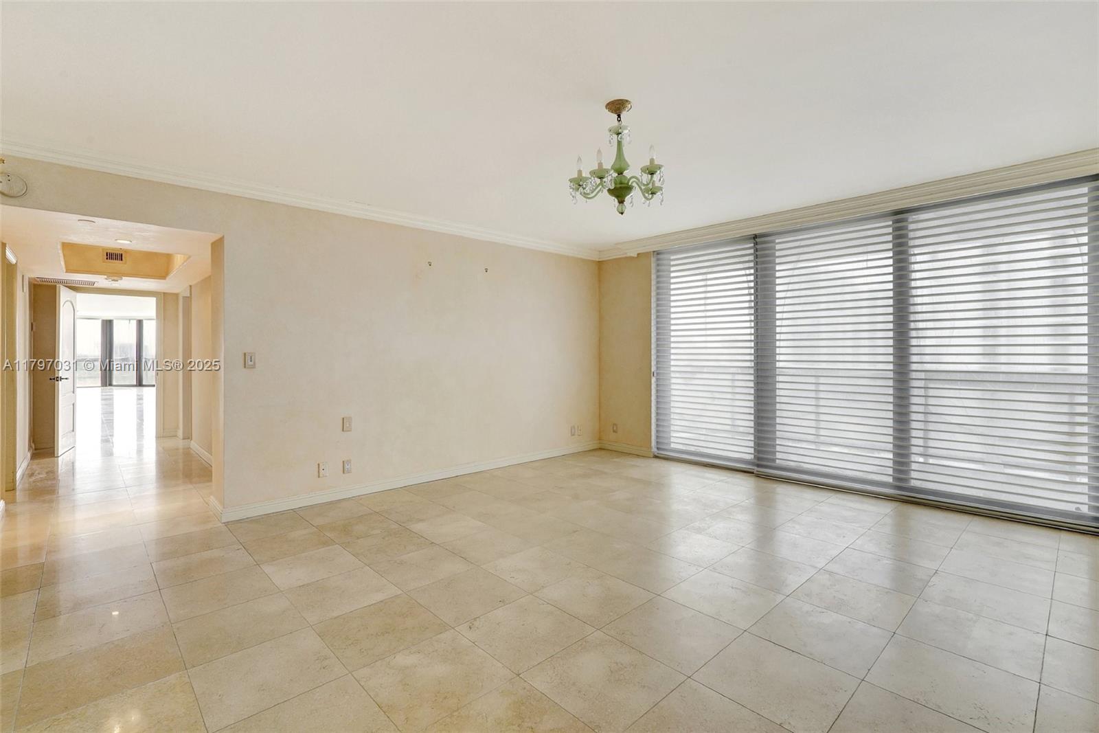 TURNBERRY ISLE SOUTH COND - Residential