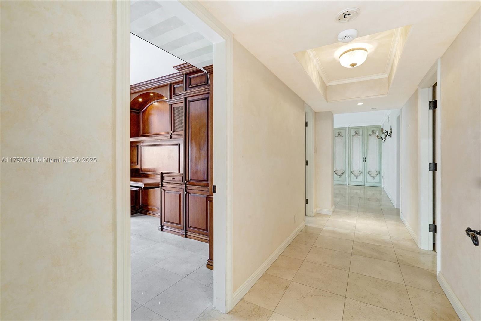 TURNBERRY ISLE SOUTH COND - Residential