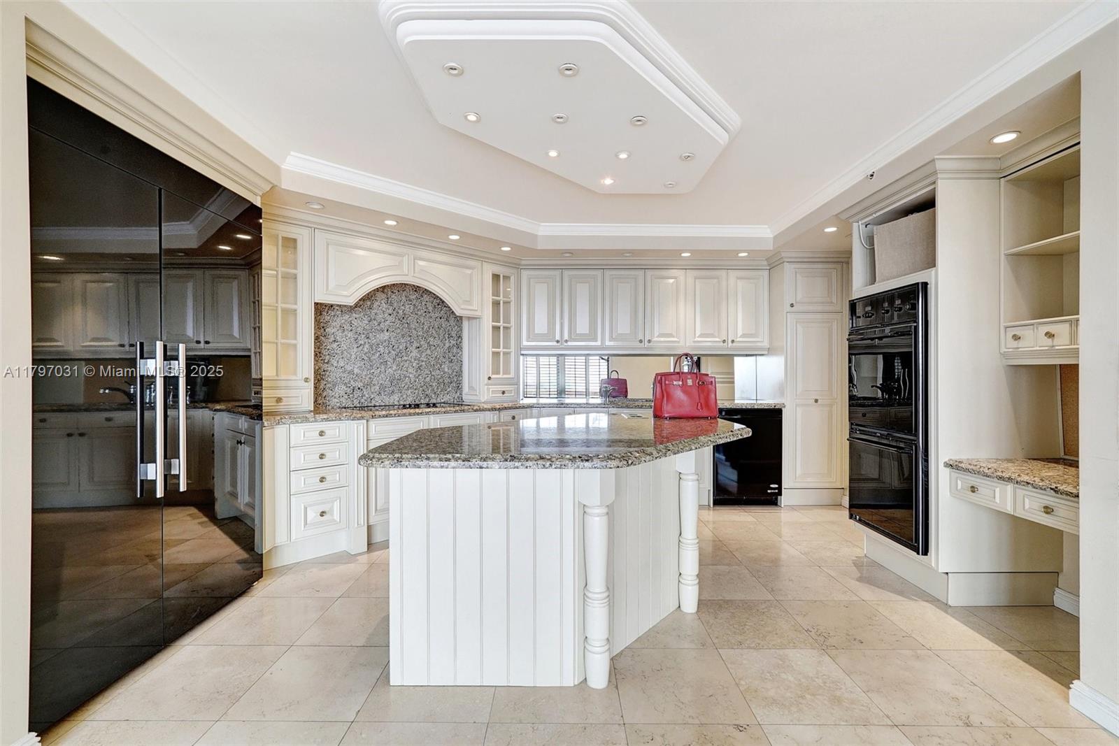 TURNBERRY ISLE SOUTH COND - Residential