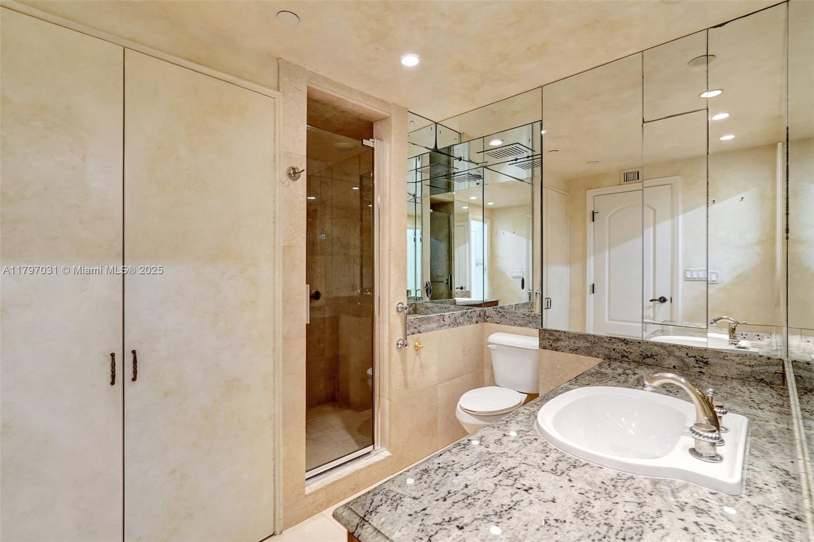 TURNBERRY ISLE SOUTH COND - Residential