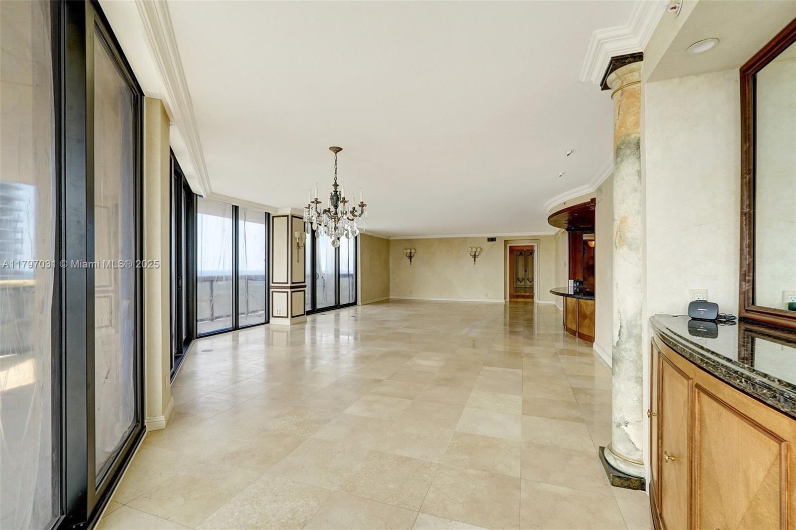 TURNBERRY ISLE SOUTH COND - Residential