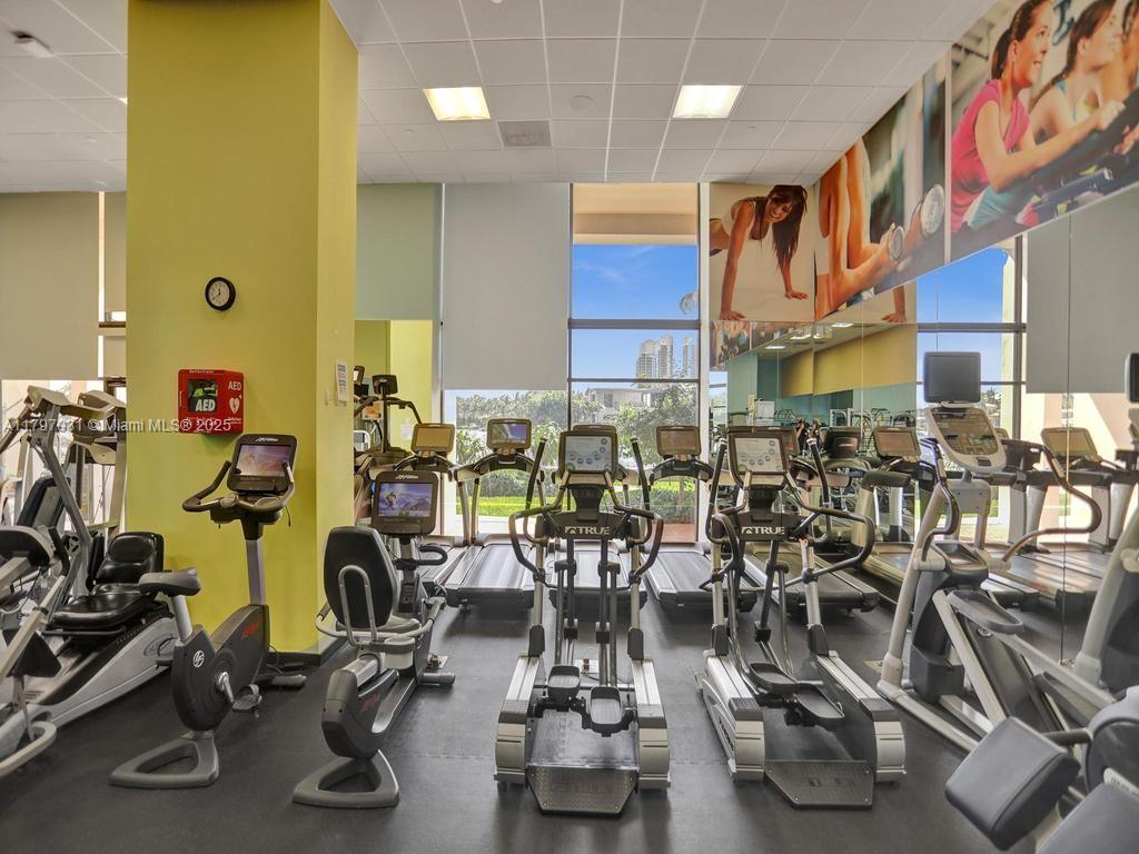 TURNBERRY ISLE SOUTH COND - Residential