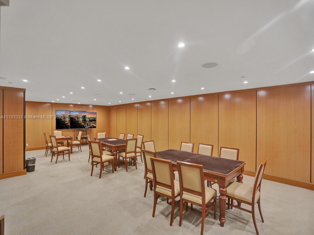 TURNBERRY ISLE SOUTH COND - Residential