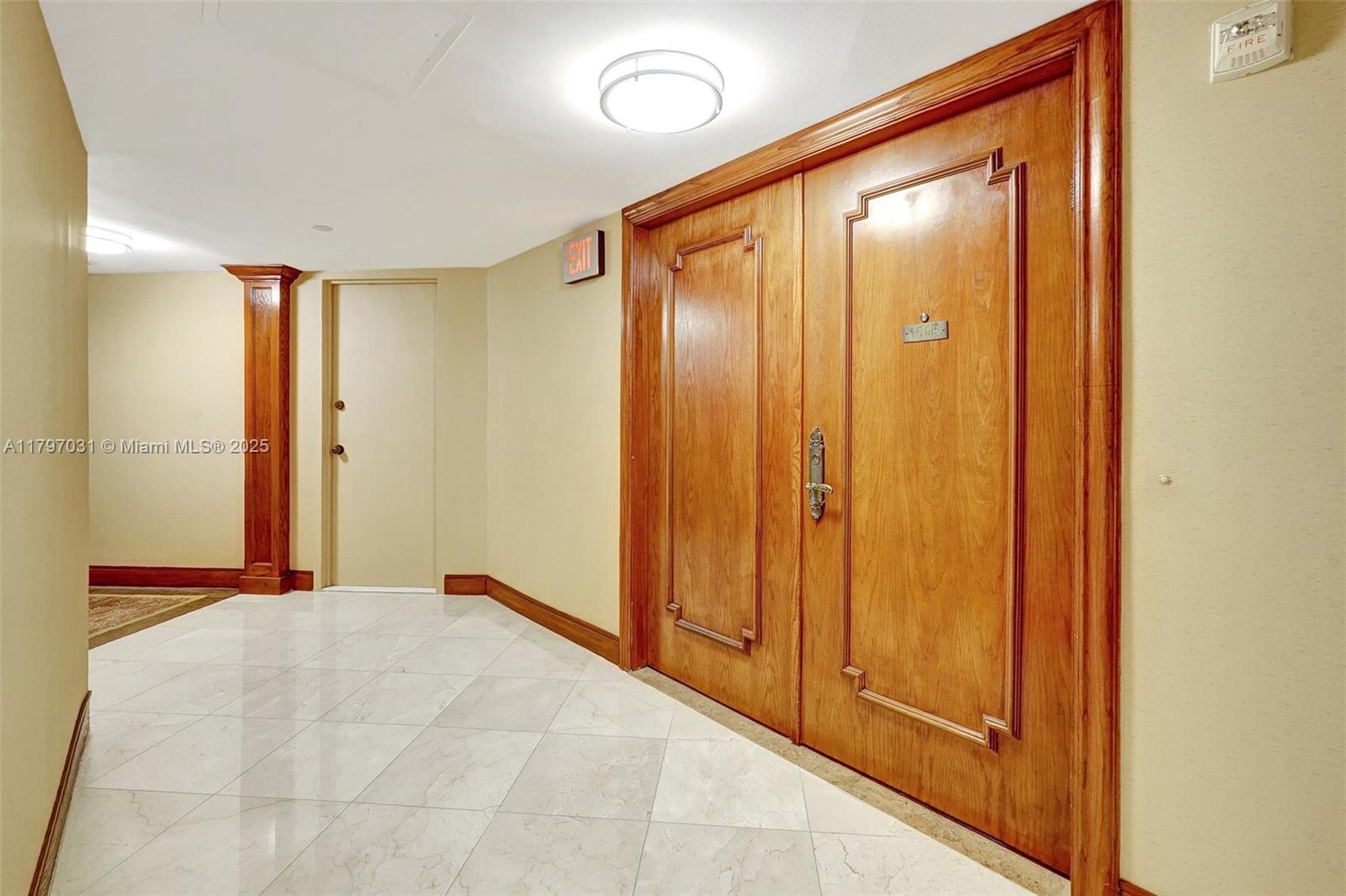 TURNBERRY ISLE SOUTH COND - Residential