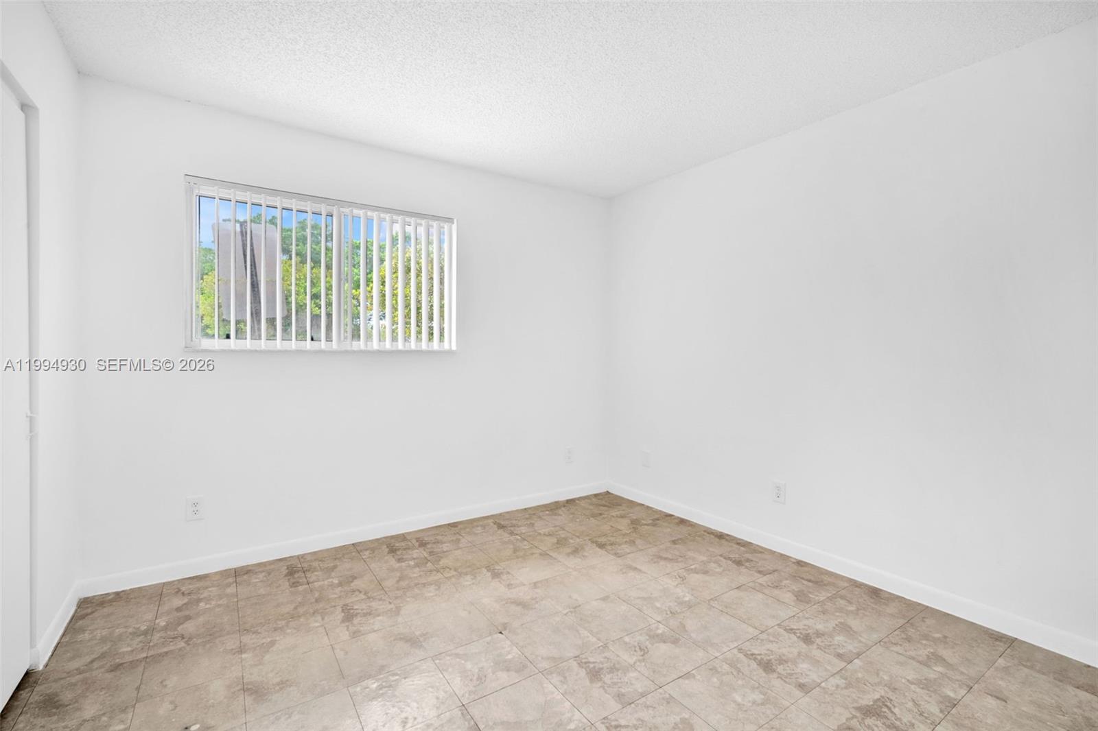 SUMMER LAKE - Residential Lease