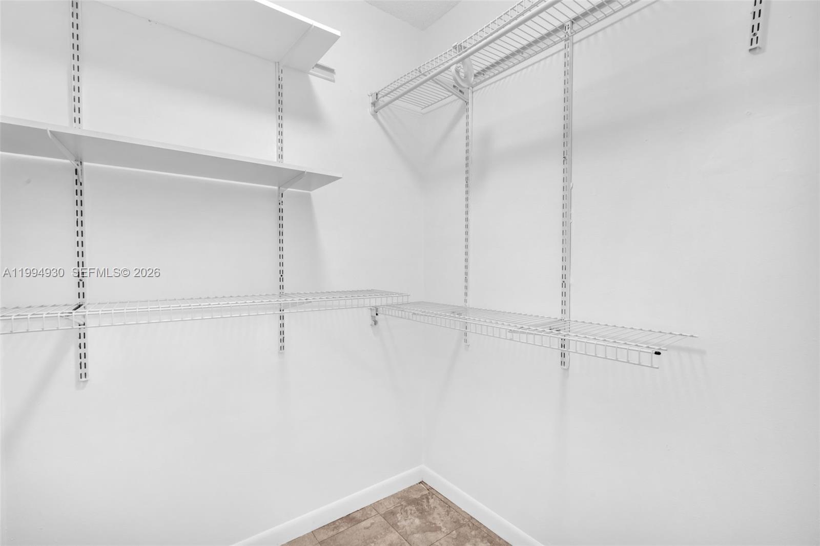 SUMMER LAKE - Residential Lease