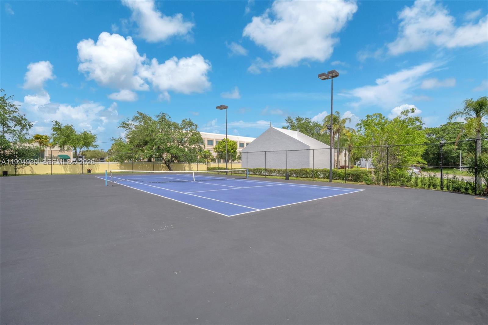 SUMMER LAKE - Residential Lease