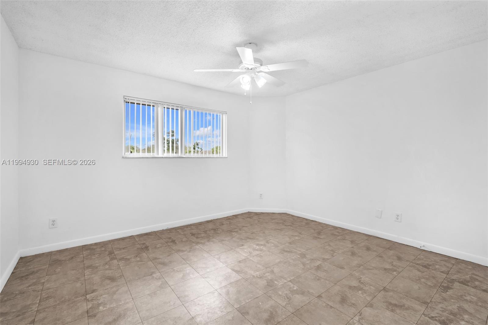 SUMMER LAKE - Residential Lease