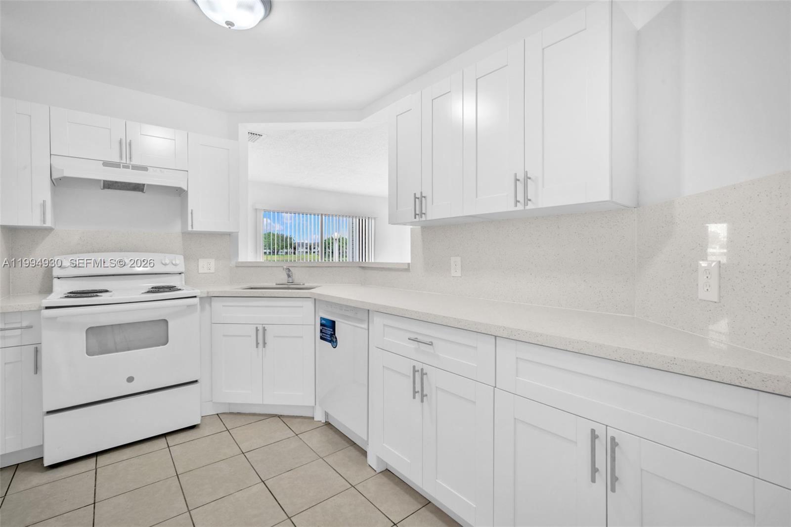 SUMMER LAKE - Residential Lease