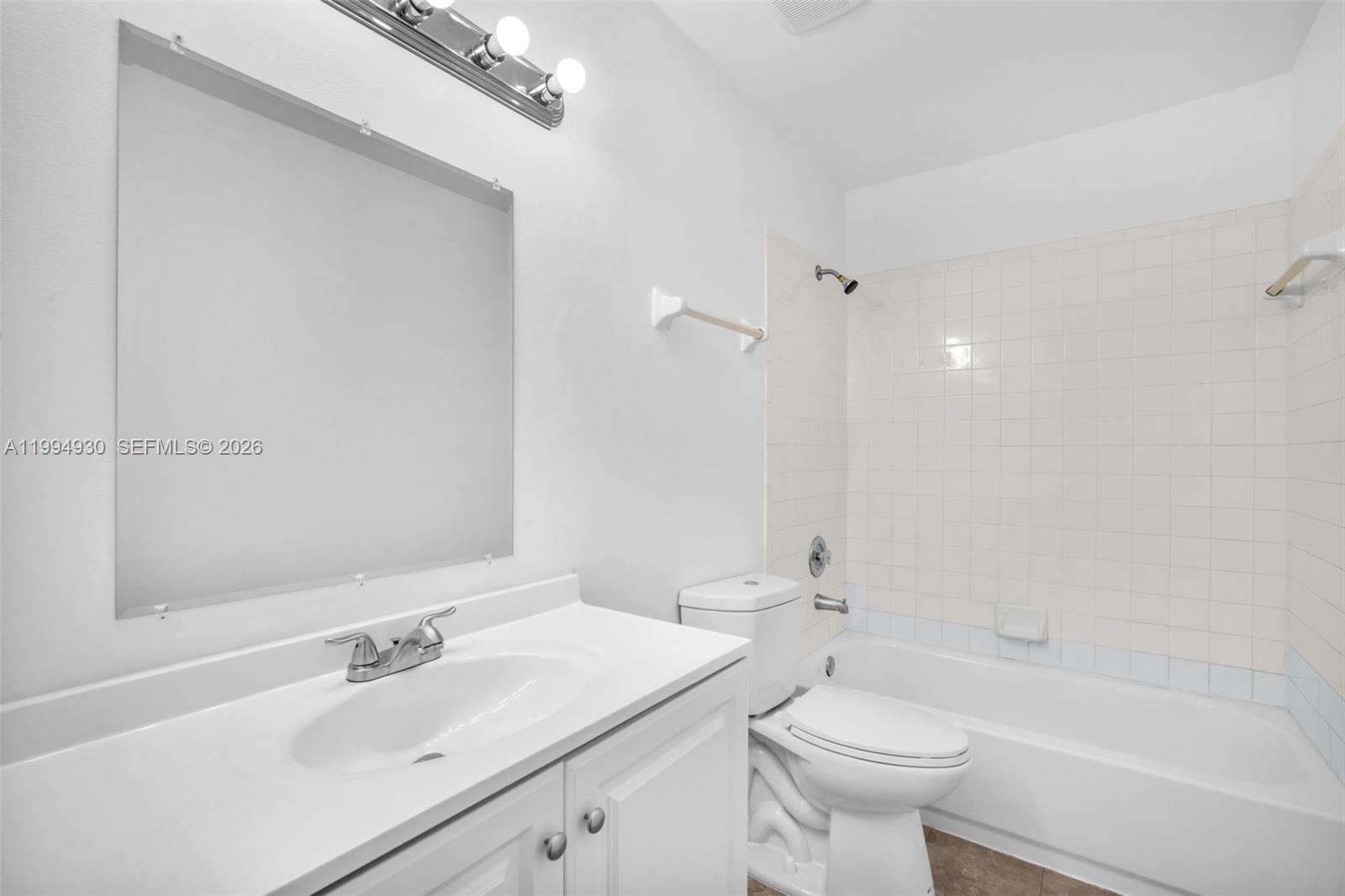 SUMMER LAKE - Residential Lease