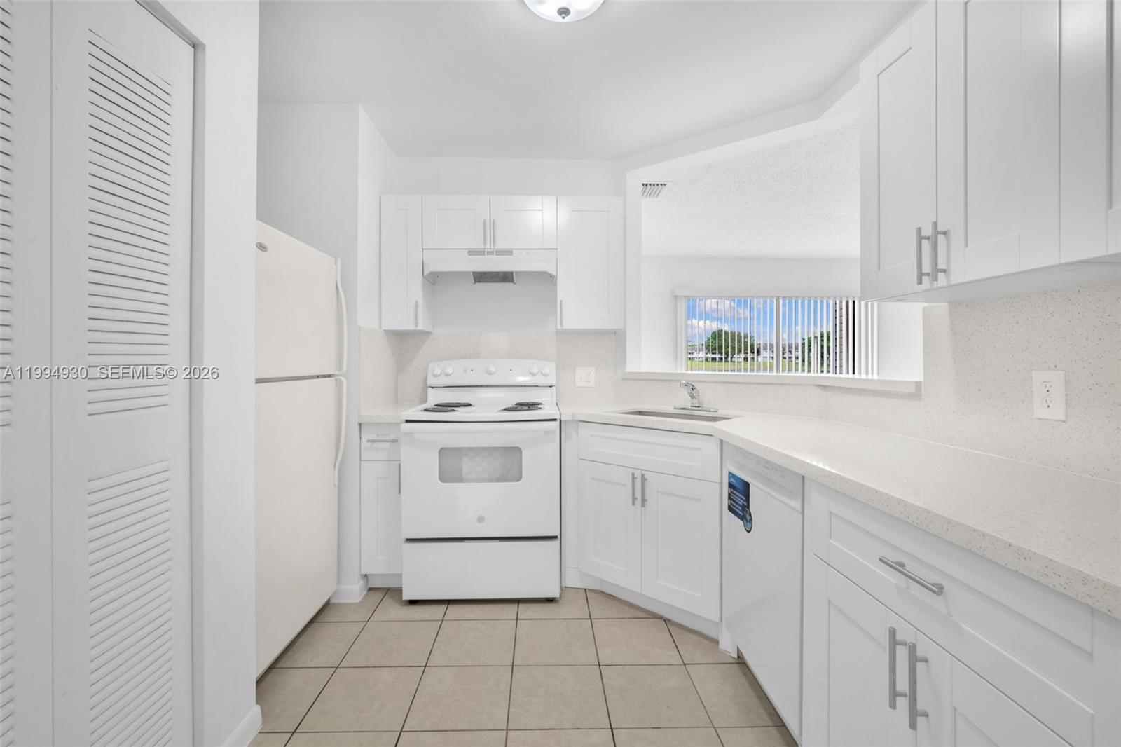 SUMMER LAKE - Residential Lease