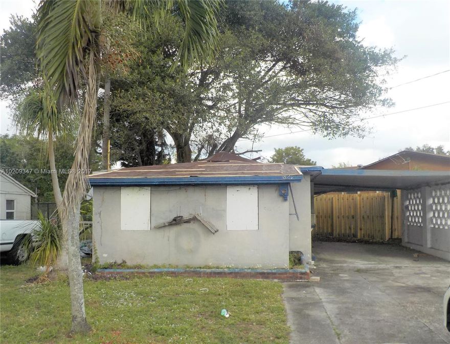 1 bedroom 1 bath single family home with carport. Great property for rental or starter home to rebuild. Close to shopping, schools and public transportation. This is a Fannie Mae property. Cash only