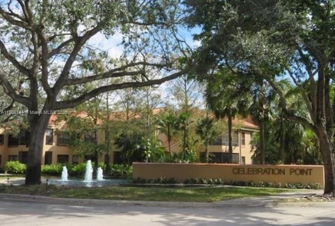 15555 N Miami Lakeway N 108-18, Miami Lakes, Miami-Dade County, Florida - 2 Bedrooms  
2 Bathrooms - 