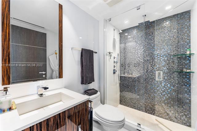 ICON CONDO - Residential