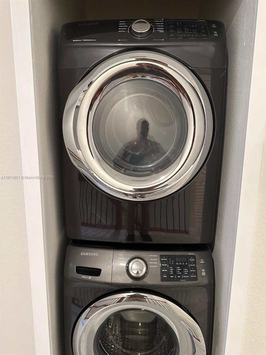 BOARDWALK AT VIZCAYA COND - Residential