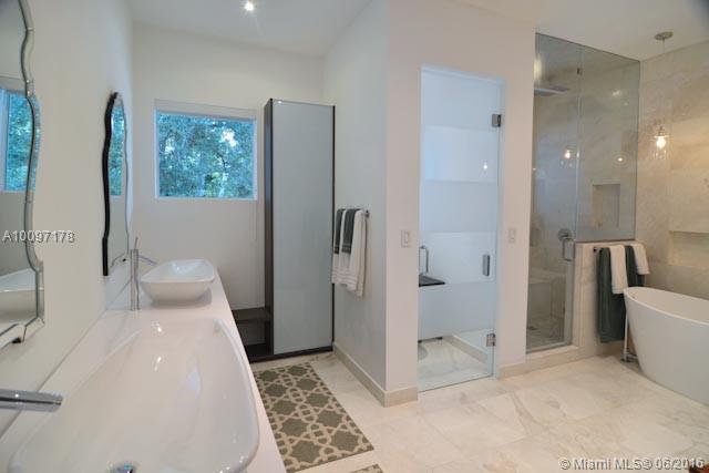 Pinecrest Manor - Residential Lease